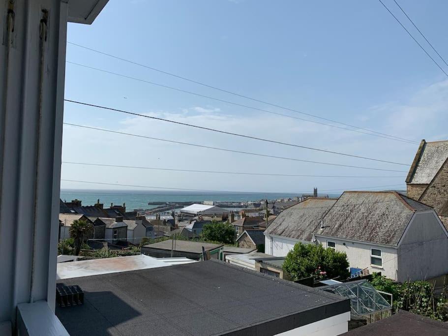 Stunning 2 Bed Apartment With Sea Views, Penzance Exterior photo